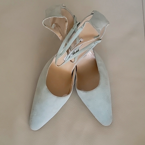 Manola Blahnik - Picture 1 of 8